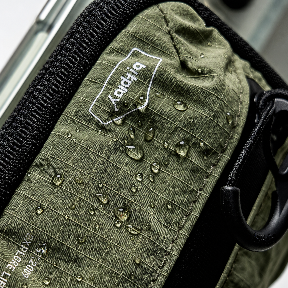 Magsafe Waterproof Essentials Bag