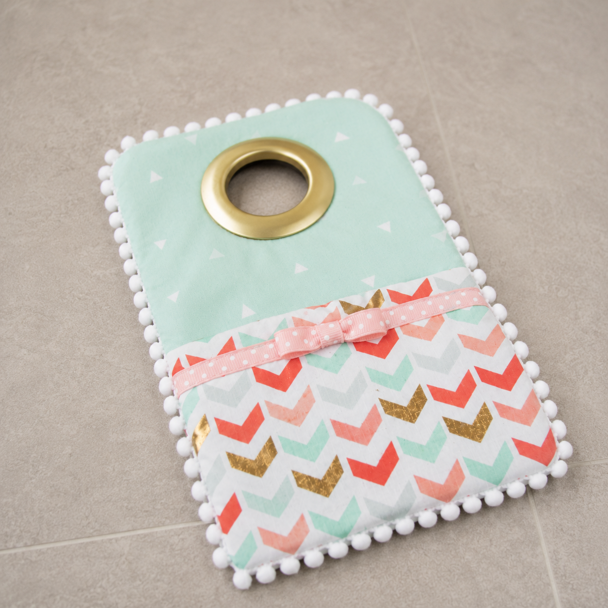 Easy Phone Charger Holder with Pockets