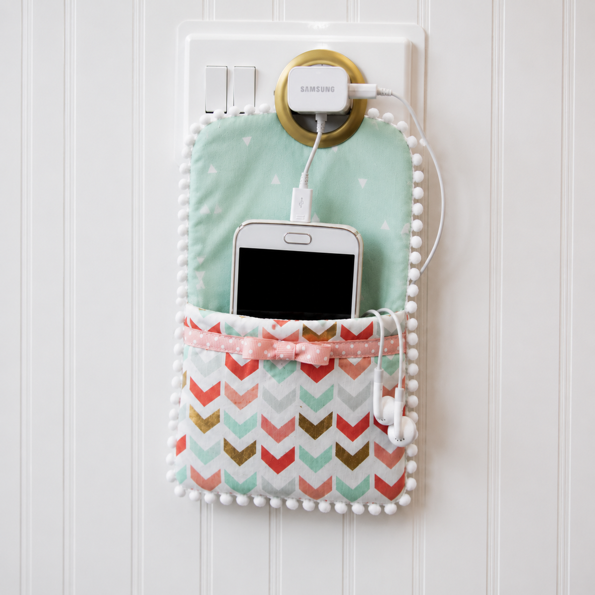 Easy Phone Charger Holder with Pockets
