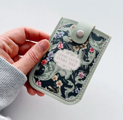 PULL UP VINTAGE FLORAL CARD HOLDER